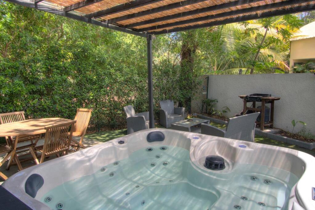 Le Grand Bleu - Jacuzzi - Apt Ла-Салін-ле-Бен Екстер'єр фото